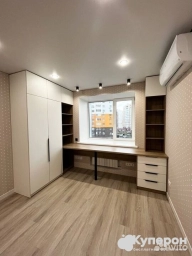 Детская рабочая зона со шкафом